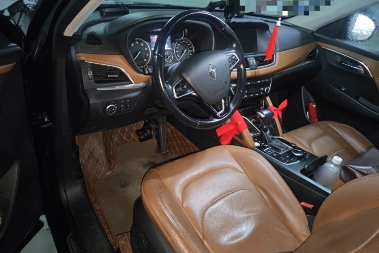 Used BORGWARD BX7 2016 28T Two-Wheel Drive Luxury Version 5 Seats Steering Wheel