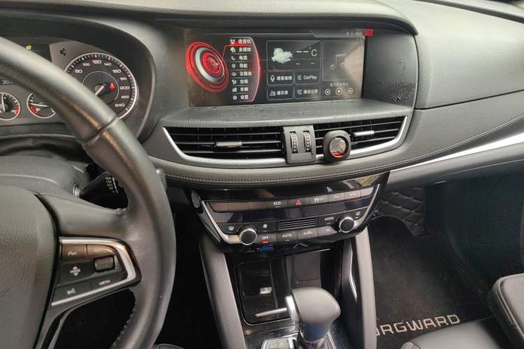 Used BORGWARD BX7 2016 28T Two-Wheel Drive Luxury Version 5 Seats Audio And AC Panel
