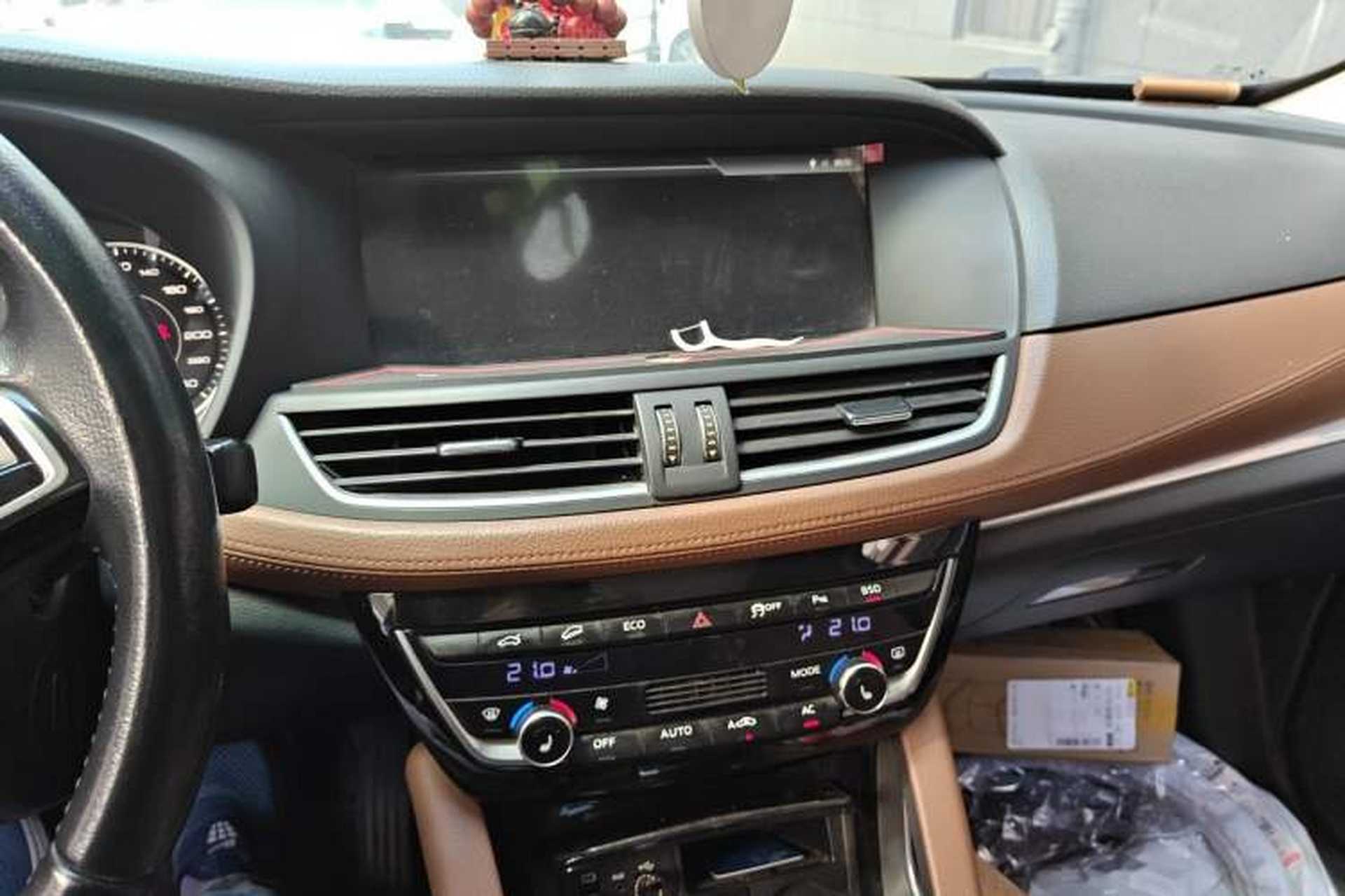 Used BORGWARD BX7 2016 28T Four-Wheel Drive Flagship Version 5 Seats Audio And AC Panel
