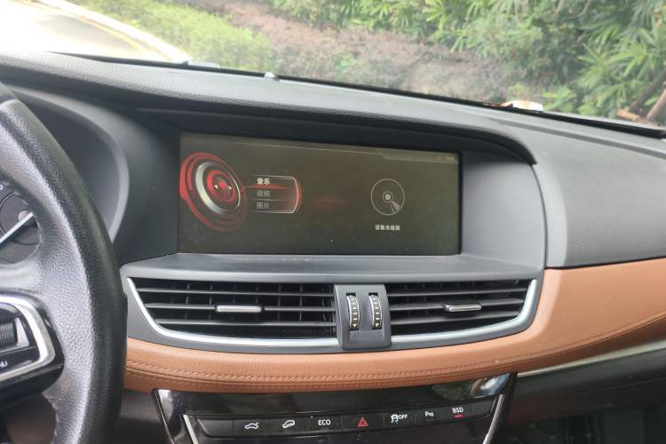 Used BORGWARD BX7 2016 28T Four-Wheel Drive Flagship Version 5 Seats Audio And AC Panel