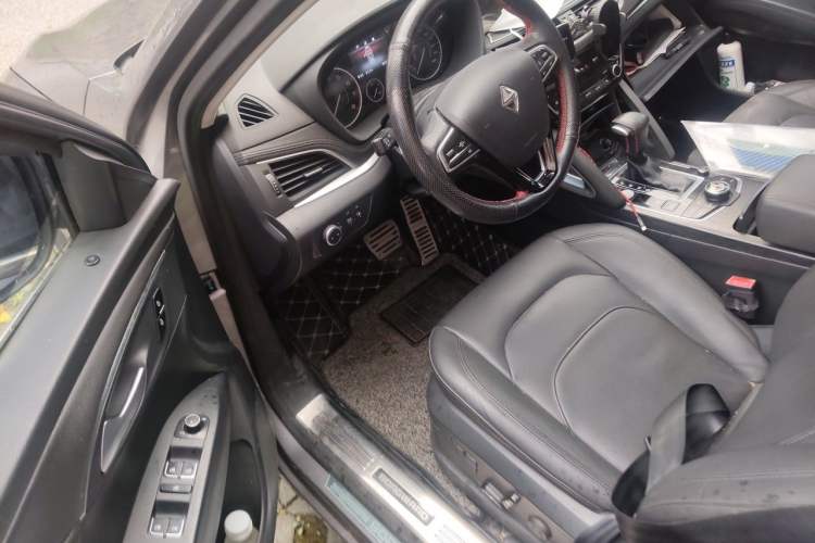 Used BORGWARD BX7 2016 28T Two-Wheel Drive Luxury Version 5 Seats Driver Seat