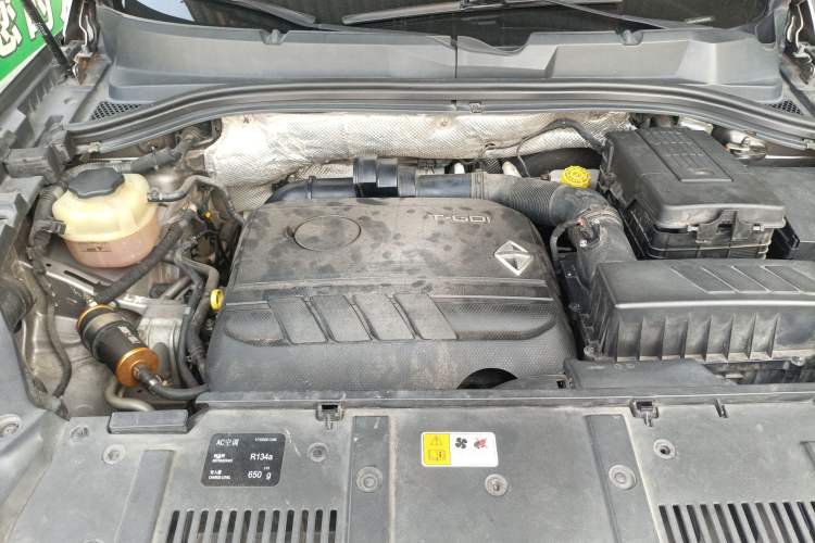Used BORGWARD BX7 2016 28T Four-wheel Drive Luxury Edition 5 Seats Engine Bay