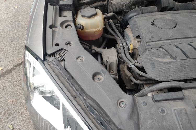 Used BORGWARD BX7 2016 28T Two-Wheel Drive Luxury Version 5 Seats Engine Bay Right