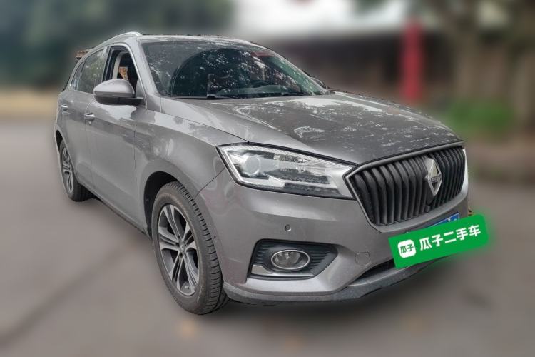 Used BORGWARD BX7 2016 28T Two-Wheel Drive Luxury Version 5 Seats Front Right 45 Deg