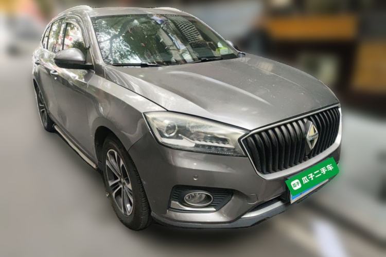 Used BORGWARD BX7 2016 28T Two-Wheel Drive Luxury Version 5 Seats Front Right 45 Deg