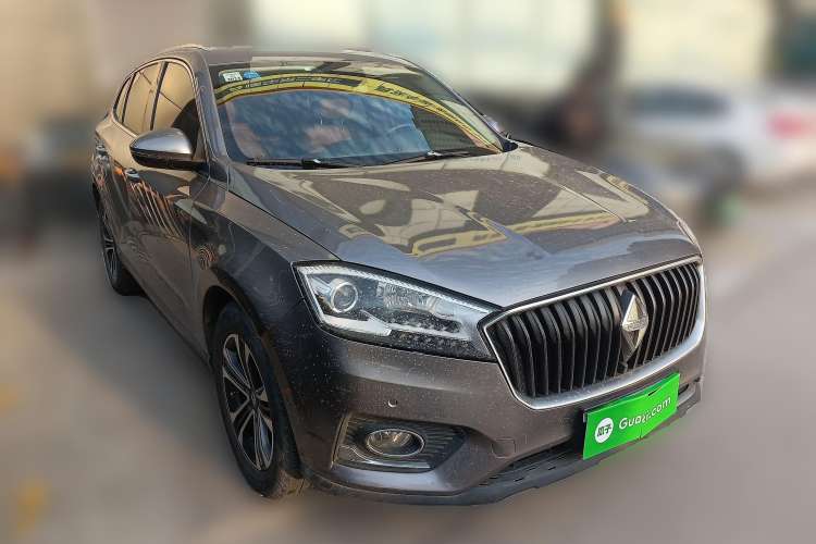 Used BORGWARD BX7 2016 28T Two-Wheel Drive Luxury Version 5 Seats Front Right 45 Deg