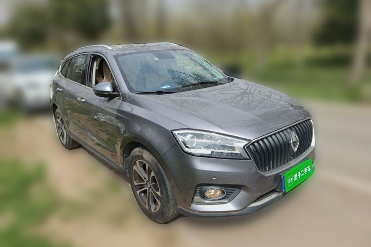 Used BORGWARD BX7 2016 28T Two-Wheel Drive Luxury Version 5 Seats Front Right 45 Deg