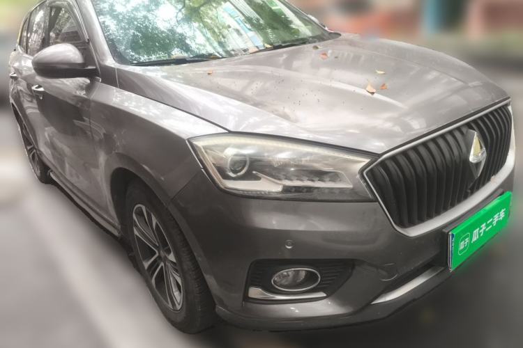 Used BORGWARD BX7 2016 28T Two-Wheel Drive Luxury Version 5 Seats Front Right 45 Deg