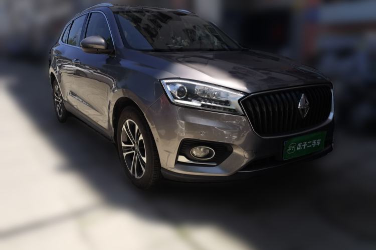 Used BORGWARD BX7 2016 28T Two-Wheel Drive Luxury Version 5 Seats Front Right 45 Deg