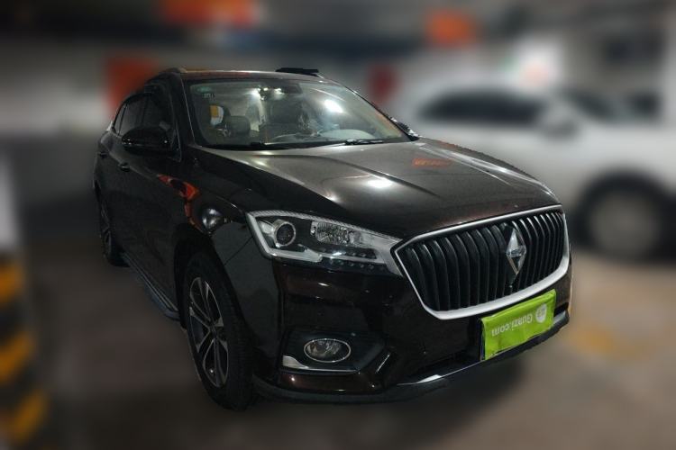 Used BORGWARD BX7 2016 28T Two-Wheel Drive Luxury Version 5 Seats Front Right 45 Deg
