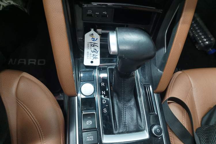 Used BORGWARD BX7 2016 28T Four-wheel Drive Luxury Version 7 Seats Gear Lever