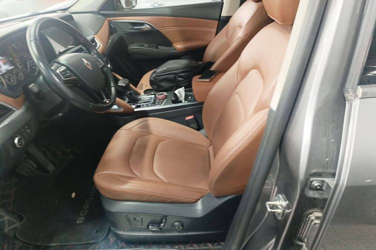 Used BORGWARD BX7 2016 28T Four-wheel Drive Luxury Version 7 Seats Left Front Seat