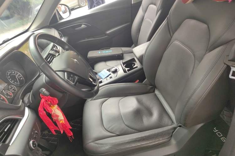 Used BORGWARD BX7 2016 28T Two-Wheel Drive Luxury Version 5 Seats Left Front Seat