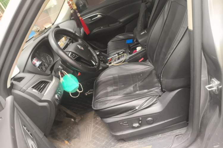 Used BORGWARD BX7 2016 28T Two-Wheel Drive Luxury Version 5 Seats Left Front Seat
