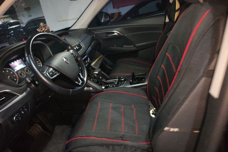 Used BORGWARD BX7 2016 28T Two-Wheel Drive Luxury Version 5 Seats Left Front Seat