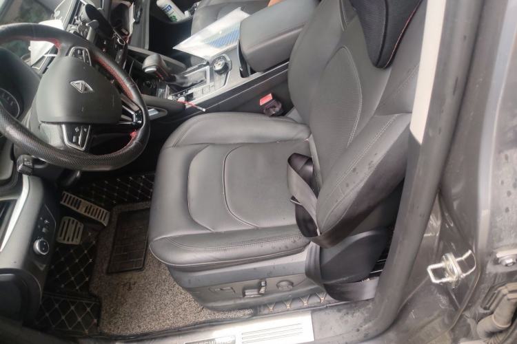 Used BORGWARD BX7 2016 28T Two-Wheel Drive Luxury Version 5 Seats Left Front Seat