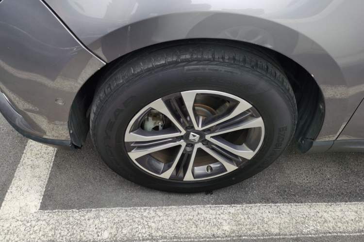 Used BORGWARD BX7 2016 28T Four-Wheel Drive Flagship Version 5 Seats Left Front Wheel Hub