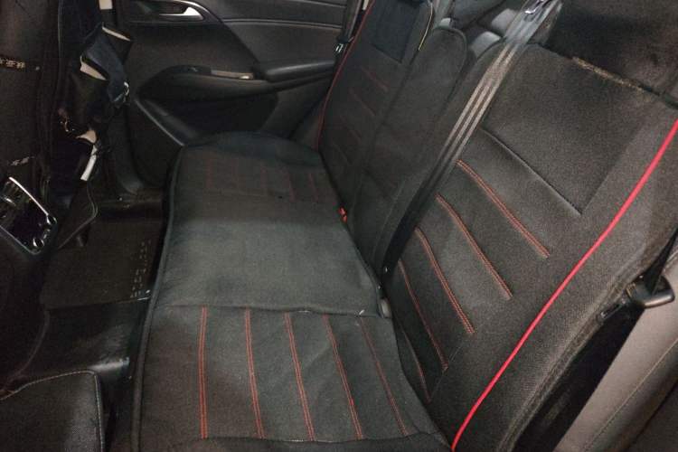 Used BORGWARD BX7 2016 28T Two-Wheel Drive Luxury Version 5 Seats Left Rear Seat