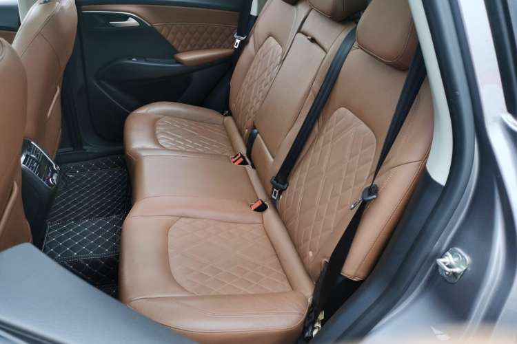 Used BORGWARD BX7 2016 28T Four-Wheel Drive Flagship Version 5 Seats Left Rear Seat