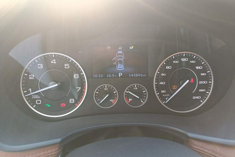 Used BORGWARD BX7 2016 28T Two-Wheel Drive Luxury Version 5 Seats Odometer Close Up
