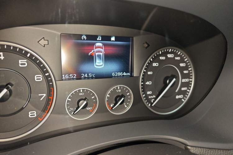 Used BORGWARD BX7 2016 28T Two-Wheel Drive Luxury Version 5 Seats Odometer Close Up