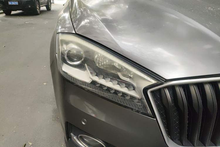 Used BORGWARD BX7 2016 28T Two-Wheel Drive Luxury Version 5 Seats Right Front Headlight