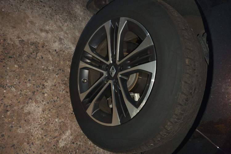 Used BORGWARD BX7 2016 28T Two-Wheel Drive Luxury Version 5 Seats Right Front Wheel Hub