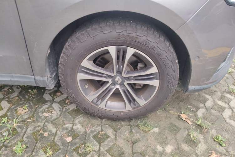 Used BORGWARD BX7 2016 28T Two-Wheel Drive Luxury Version 5 Seats Right Front Wheel Hub