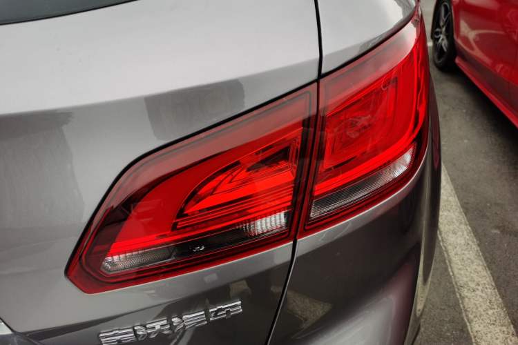 Used BORGWARD BX7 2016 28T Four-Wheel Drive Flagship Version 5 Seats Right Rear Taillight