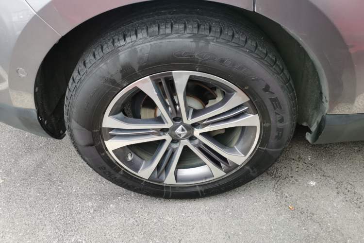 Used BORGWARD BX7 2016 28T Four-Wheel Drive Flagship Version 5 Seats Right Rear Wheel Hub