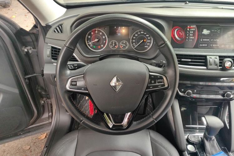 Used BORGWARD BX7 2016 28T Two-Wheel Drive Luxury Version 5 Seats Steering Wheel