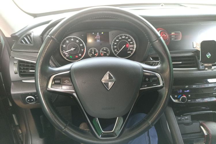 Used BORGWARD BX7 2016 28T Four-wheel Drive Luxury Edition 5 Seats Steering Wheel