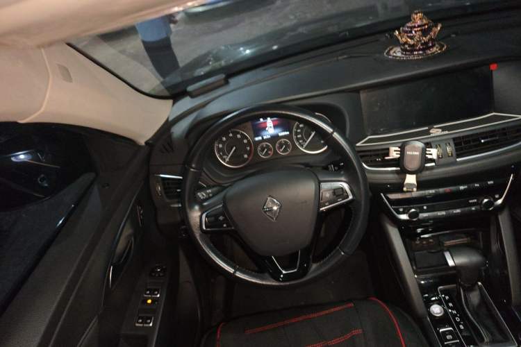 Used BORGWARD BX7 2016 28T Two-Wheel Drive Luxury Version 5 Seats Steering Wheel