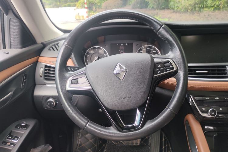 Used BORGWARD BX7 2016 28T Four-Wheel Drive Flagship Version 5 Seats Steering Wheel