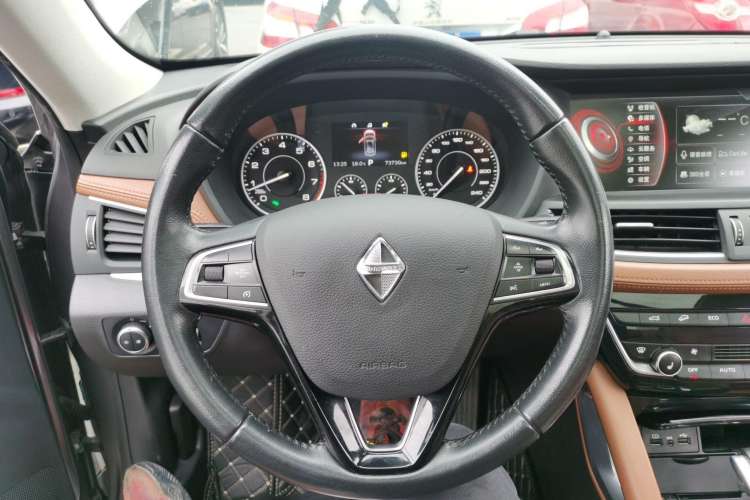 Used BORGWARD BX7 2016 28T Four-Wheel Drive Flagship Version 5 Seats Steering Wheel