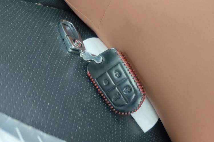 Used BORGWARD BX7 2016 28T Two-Wheel Drive Luxury Version 5 Seats Vehicle Key