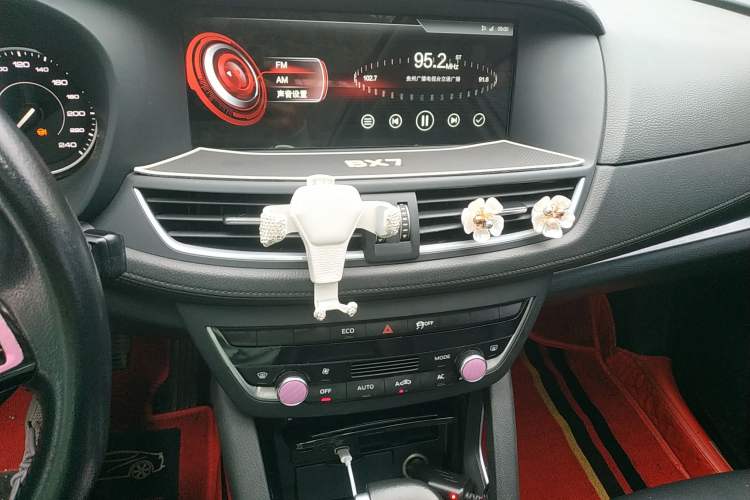 Used BORGWARD BX7 2016 28T 2WD Elite Edition 5-seater Audio And AC Panel