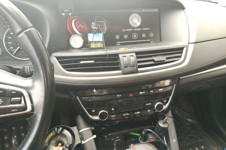 Used BORGWARD BX7 2016 28T 2WD Elite Edition 5-seater Audio And AC Panel