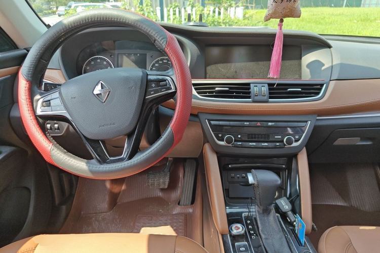 Used BORGWARD BX7 2016 28T 2WD Elite Edition 5-seater Center Console