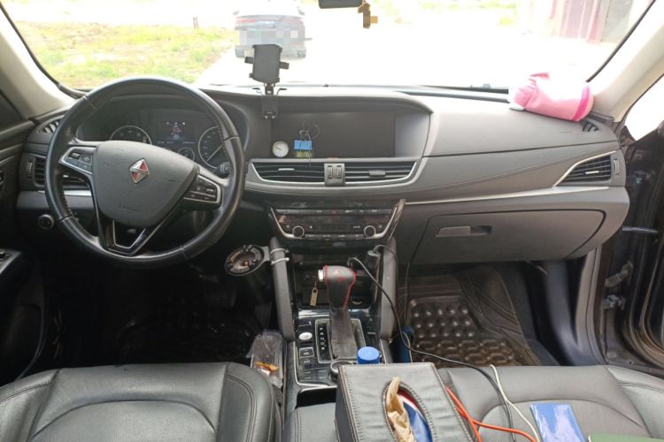 Used BORGWARD BX7 2016 28T 2WD Elite Edition 5-seater Center Console