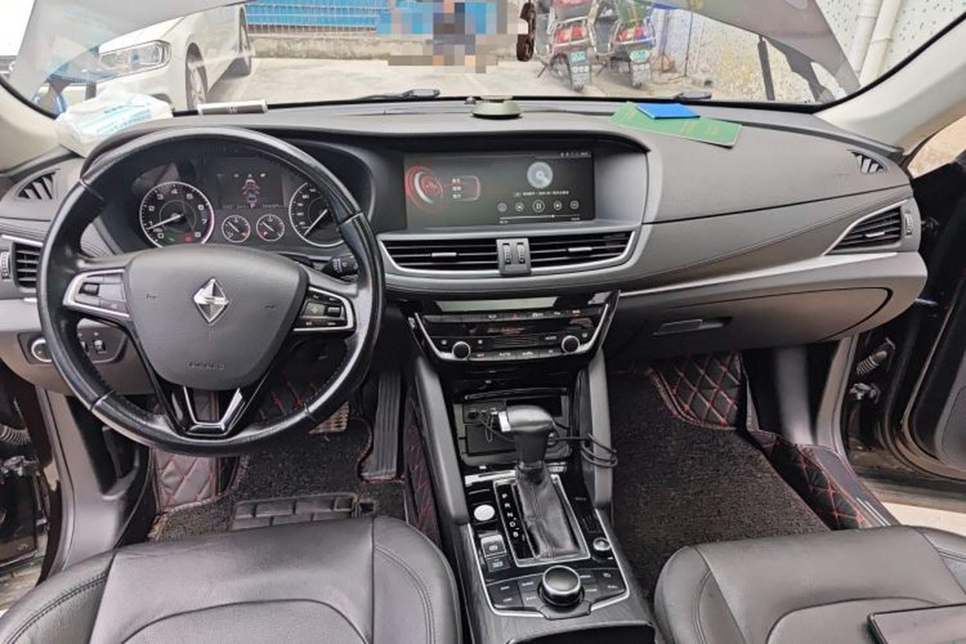 Used BORGWARD BX7 2016 28T Two-Wheel Drive Luxury Version 5 Seats Center Console