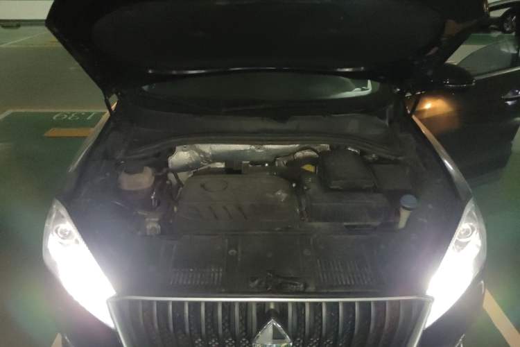 Used BORGWARD BX7 2016 28T Two-Wheel Drive Luxury Version 5 Seats Engine Bay