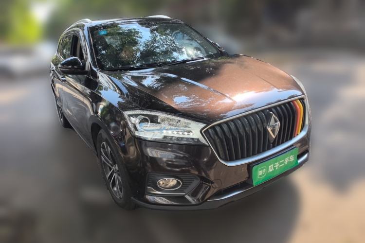Used BORGWARD BX7 2016 28T Two-Wheel Drive Luxury Version 5 Seats Front Right 45 Deg