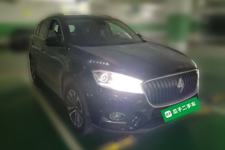 Used BORGWARD BX7 2016 28T Two-Wheel Drive Luxury Version 5 Seats Front Right 45 Deg