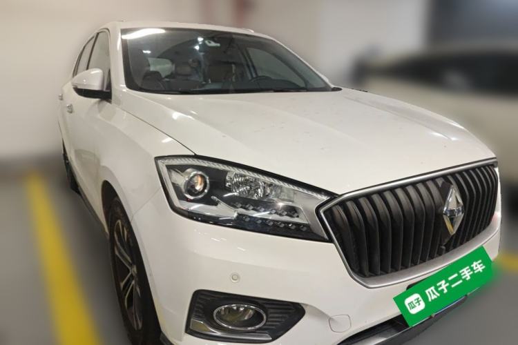 Used BORGWARD BX7 2016 28T Two-Wheel Drive Luxury Version 5 Seats Front Right 45 Deg