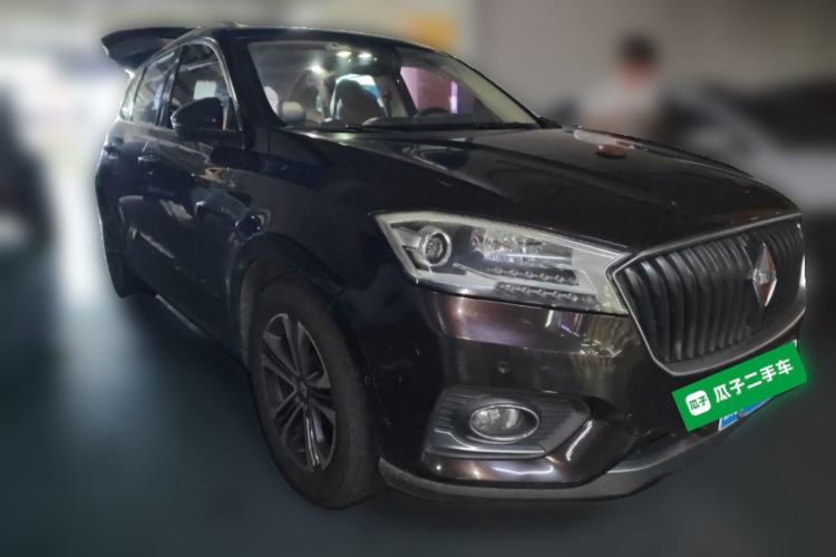 Used BORGWARD BX7 2016 28T Two-Wheel Drive Luxury Version 5 Seats Front Right 45 Deg