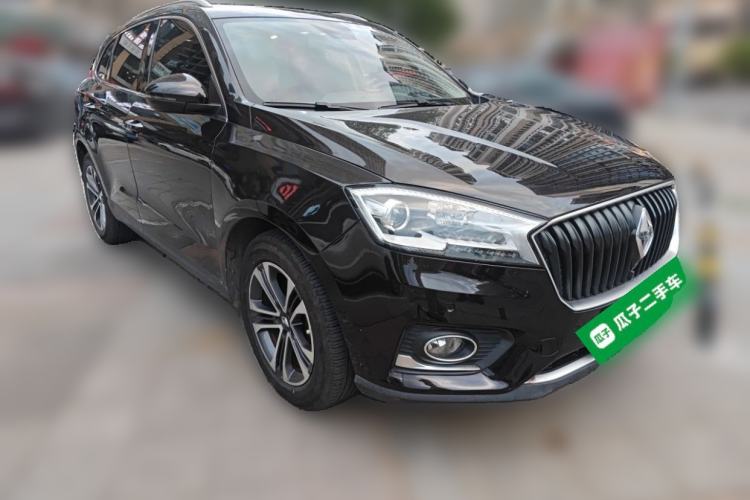 Used BORGWARD BX7 2016 28T Two-Wheel Drive Luxury Version 5 Seats Front Right 45 Deg