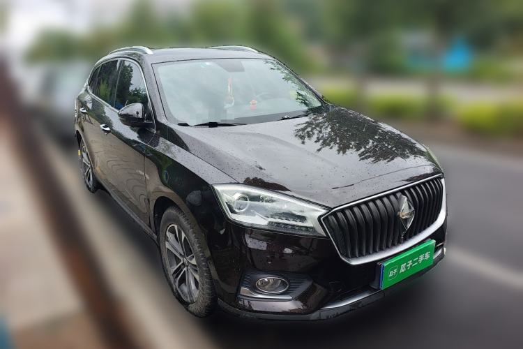 Used BORGWARD BX7 2016 28T Two-Wheel Drive Luxury Version 5 Seats Front Right 45 Deg