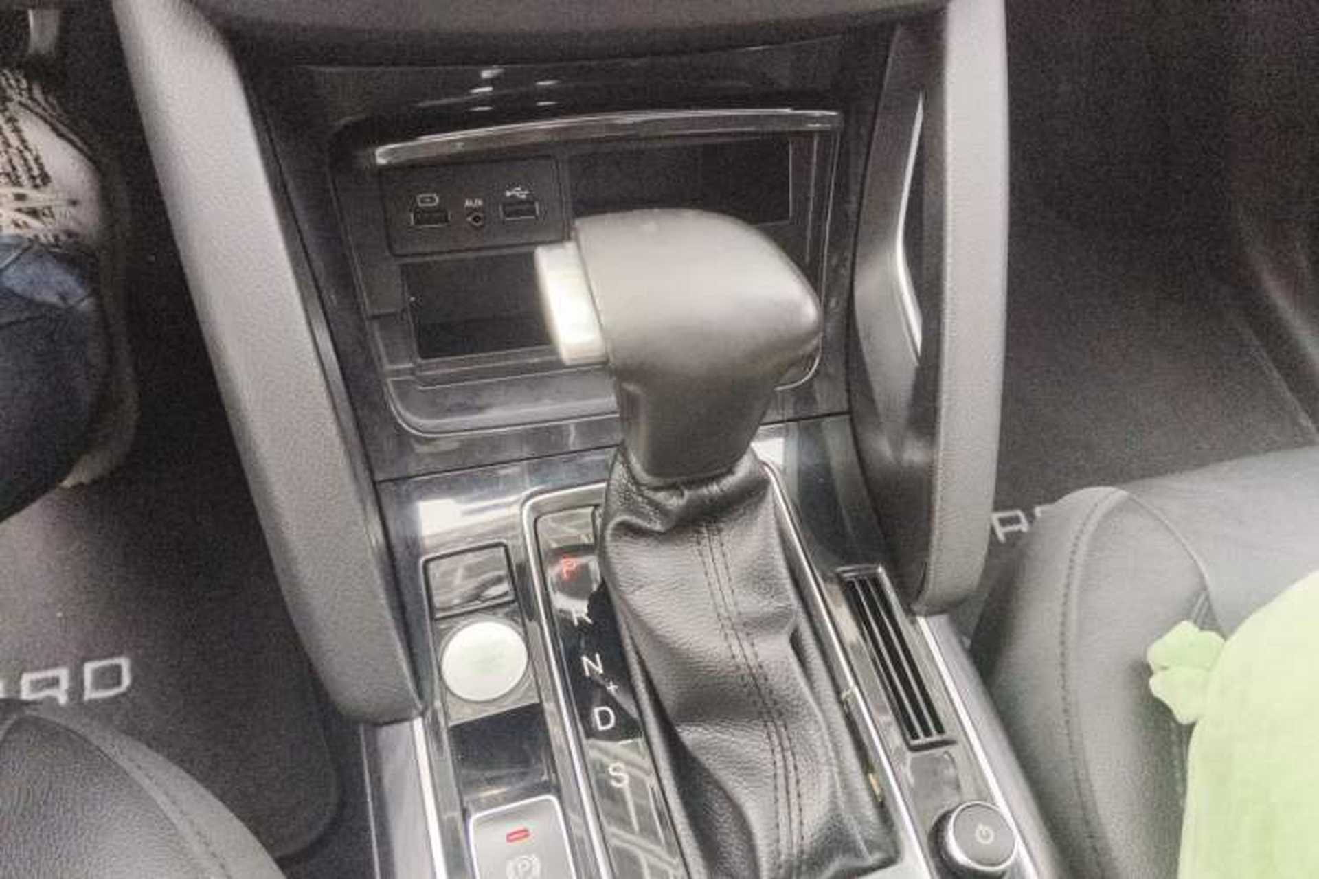 Used BORGWARD BX7 2016 28T 2WD Elite Edition 5-seater Gear Lever
