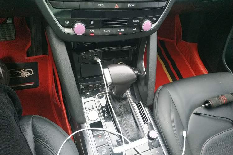 Used BORGWARD BX7 2016 28T 2WD Elite Edition 5-seater Gear Lever